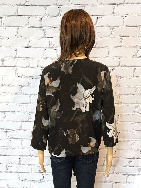 CLUB MONACO, Harriet 3/4 black floral 100% silk blouse - Picture 7 of 9